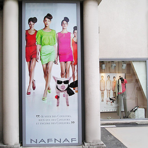Panneau affichage NAF NAF en vinyle opaque